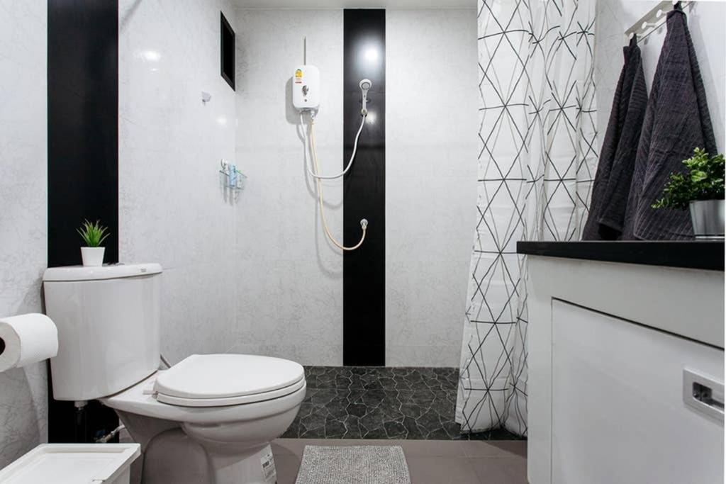 P4 Silom Large 2Beds Full Kitchen Wifi 4-6Pax Apartment Bangkok Bagian luar foto